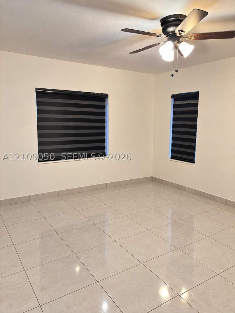 4 bedroom SingleFamilyResidence at 12054 SW 117th Ter, Devon-Aire Estates Sec 5, Miami — photo 5