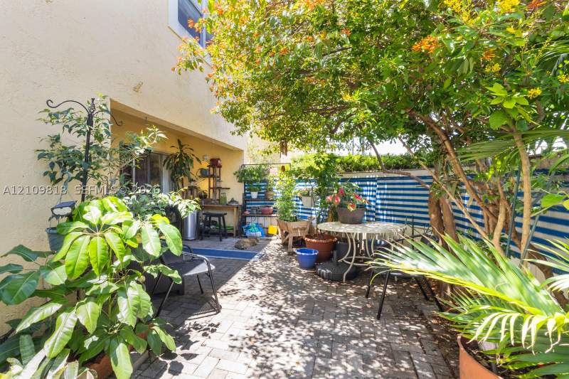 2 bedroom Townhouse at 6870 SW 45th Ln 8, Gables Point III Condo, Miami — photo 5