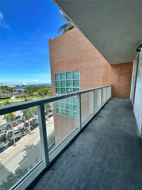 244 Biscayne Blvd 703, Miami FL - photo 11 of 18