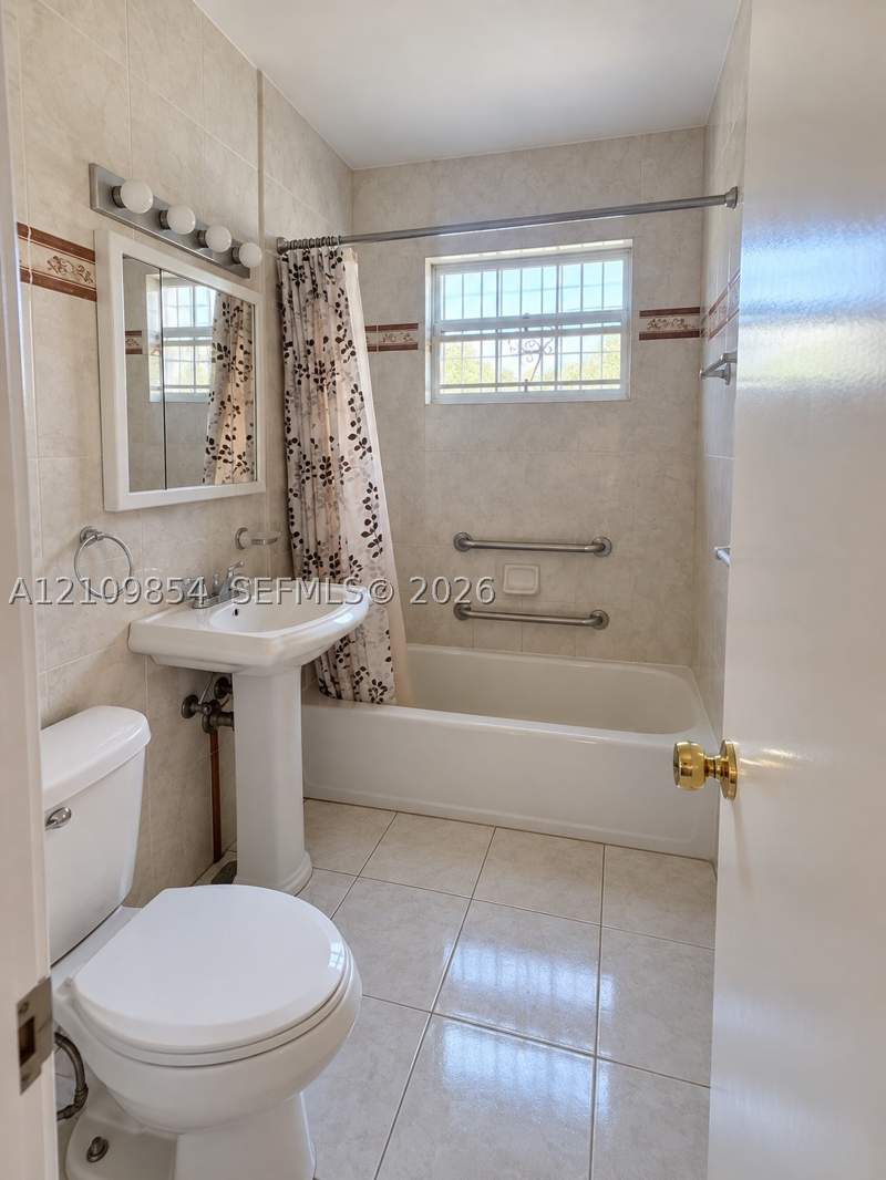 3 bedroom SingleFamilyResidence at 9050 NW 32nd Ct Rd, Broadmoor Manor, Miami — photo 2