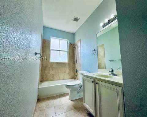 1035 NE 207th Ter, Miami FL - photo 6 of 18