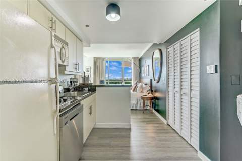 2889 Mcfarlane Rd 1112, Miami FL - photo 7 of 13