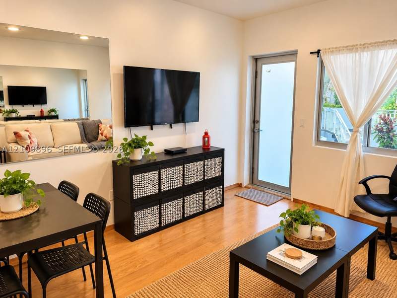 1 bedroom Condominium at 1840 James Ave 4, Sherita Condo, Miami Beach — photo 2