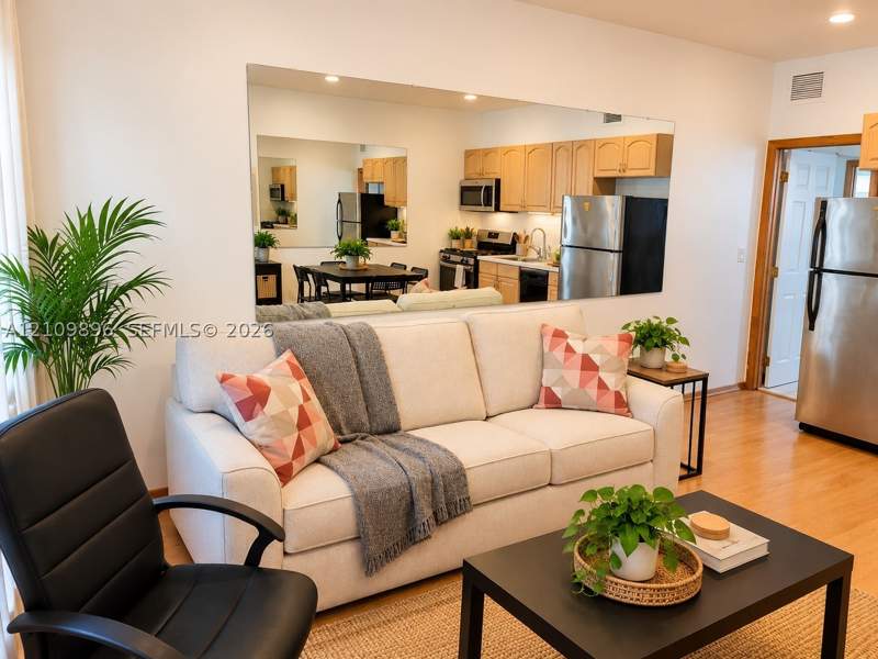 1 bedroom Condominium at 1840 James Ave 4, Sherita Condo, Miami Beach — photo 4