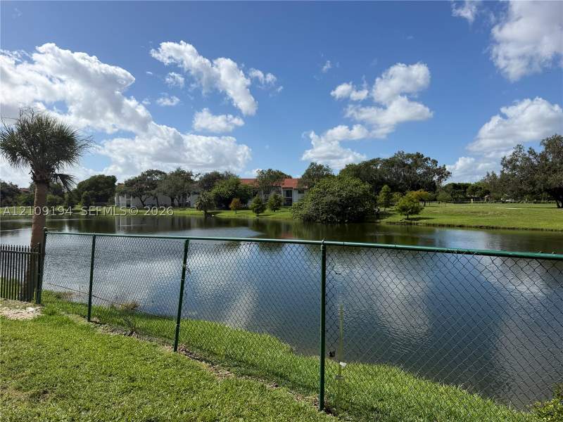 1 bedroom Condominium at 17530 NW 68th Ave C2007, Lakeview Gardens At Miami, Hialeah — photo 3