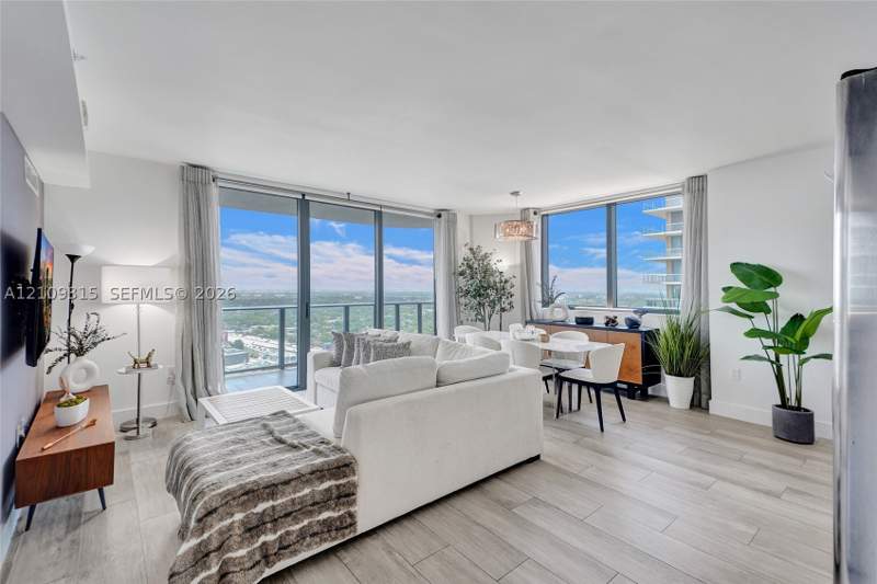 2 bedroom Condominium at 121 NE 34th St 2809, 3401 Midtown Condo, Miami — photo 2