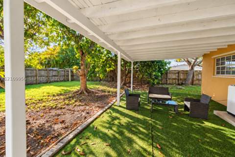 19503 SW 114th Pl, Miami FL - photo 10 of 11