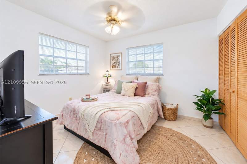 3 bedroom SingleFamilyResidence at 19503 SW 114th Pl, South Miami Heights 1st A, Miami — photo 5