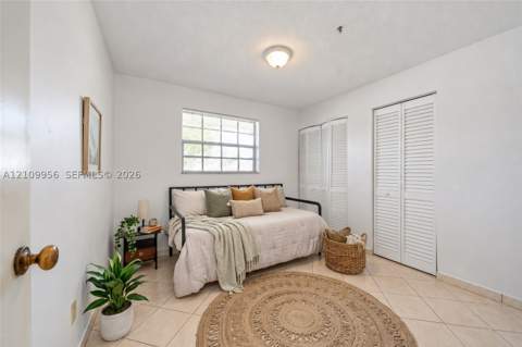 19503 SW 114th Pl, Miami FL - photo 6 of 11