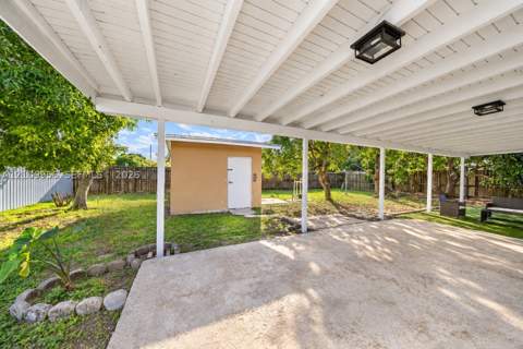 19503 SW 114th Pl, Miami FL - photo 8 of 11
