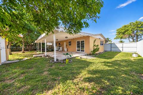 19503 SW 114th Pl, Miami FL - photo 9 of 11