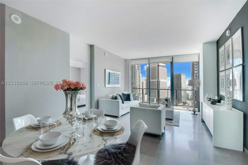 2 bedroom Condominium at 88 SW 7th St 2505, Rise Condo, Miami — photo 2