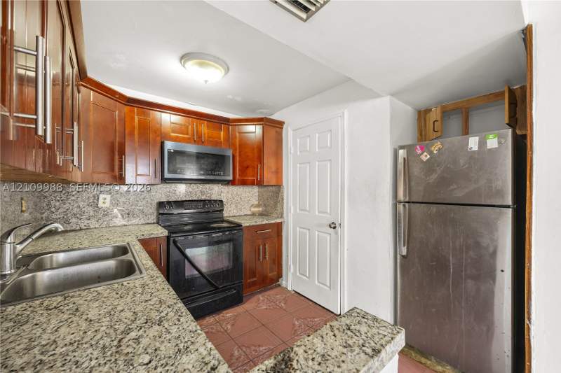 2 bedroom Condominium at 13946 NE 4th Ave C B 13946, North Garden Villas Inc C, Miami — photo 2