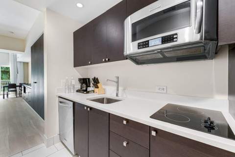 5300 NW 87th Avenue 807, Doral FL - photo 10 of 16