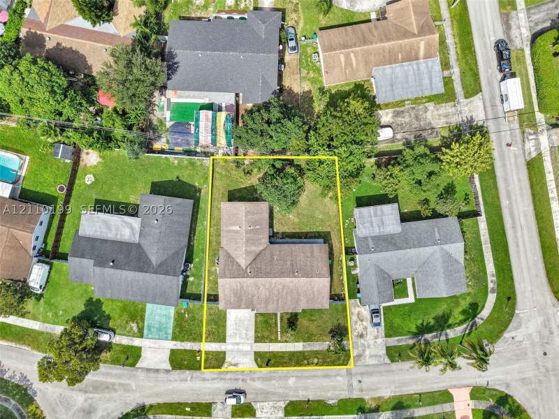 4 bedroom SingleFamilyResidence at 10741 SW 165th St, El Alamo Sub, Miami — photo 3