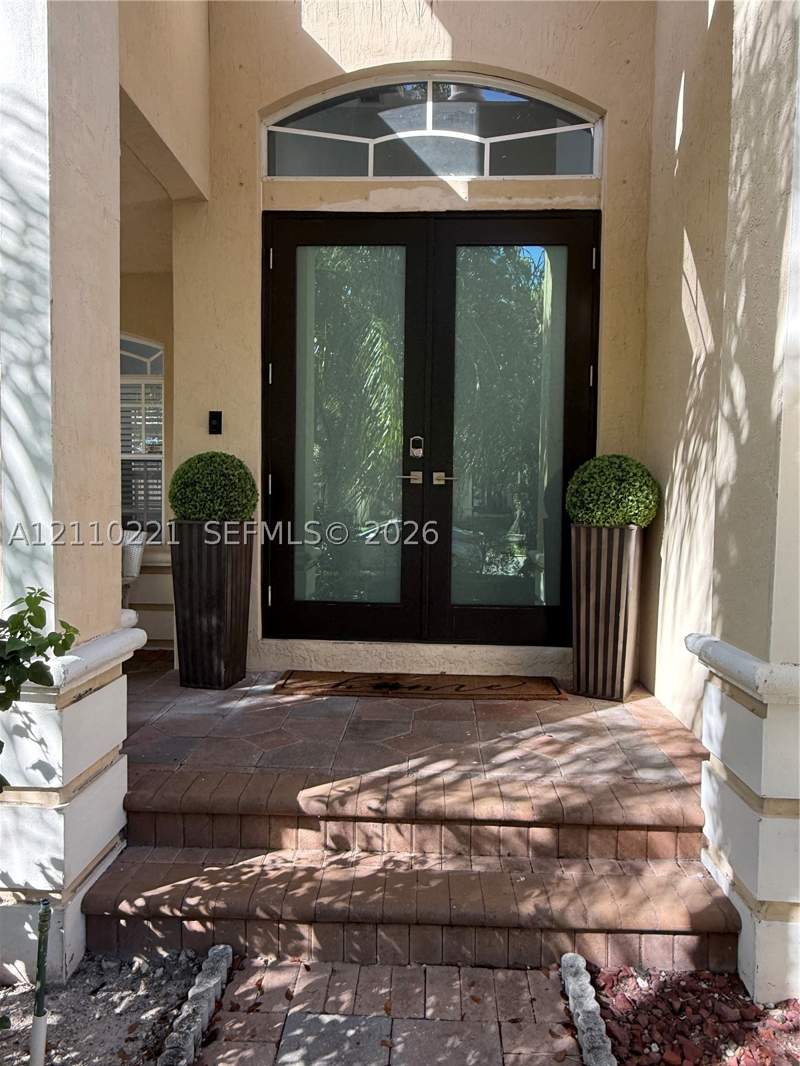 3 bedroom SingleFamilyResidence at 8943 SW 206th St, Cantamar, Cutler Bay — photo 2