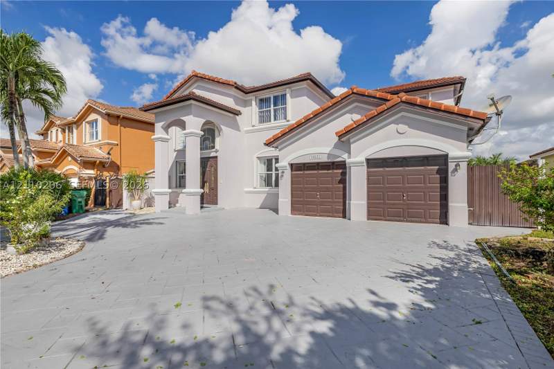 4 bedroom SingleFamilyResidence at 14843 SW 24th St, Sella Sub, Miami — photo 3