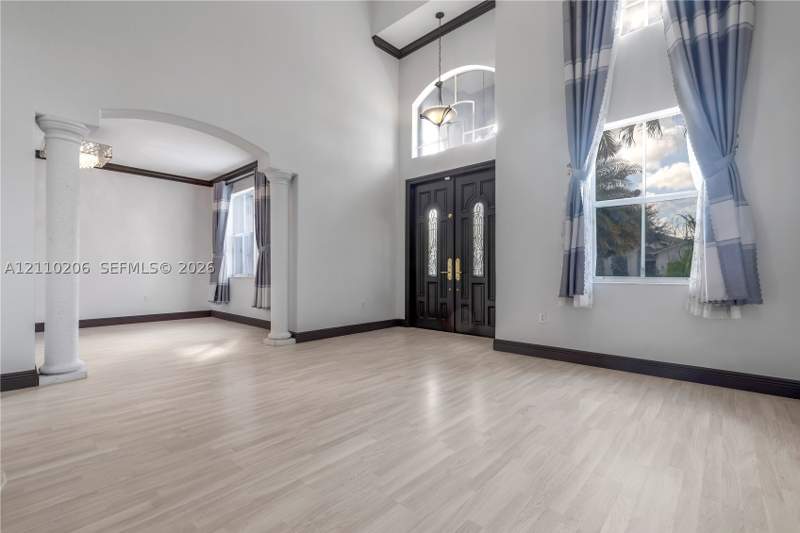 4 bedroom SingleFamilyResidence at 14843 SW 24th St, Sella Sub, Miami — photo 5