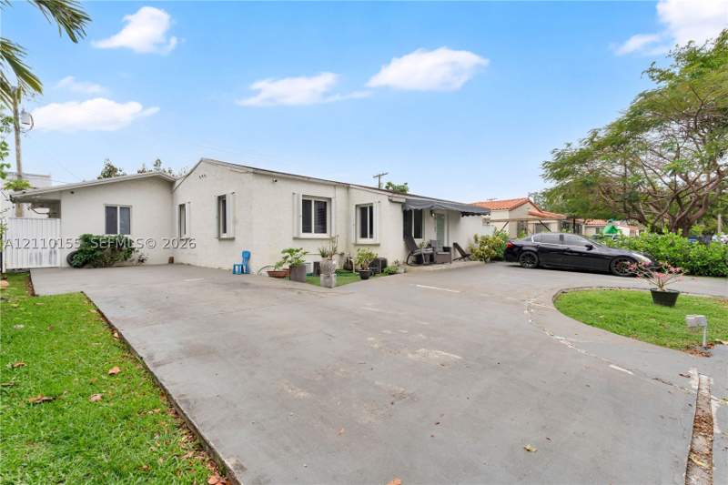 4 bedroom SingleFamilyResidence at 4310 SW 7th St, Roosevelt Heights, Miami — photo 5