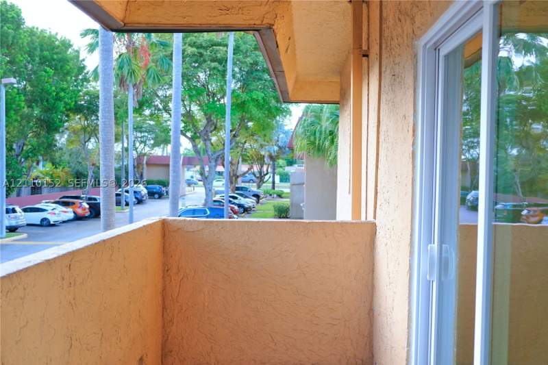 2 bedroom Condominium at 9962 SW 88th St 722-7, Puerta Del Sol Condo, Miami — photo 4