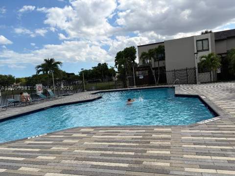 10231 Fontainebleau Blvd 106, Miami FL - photo 10 of 12