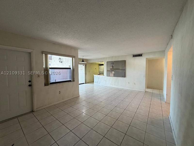 3 bedroom Condominium at 10231 Fontainebleau Blvd 106, Indian Lk Village Phase 1, Miami — photo 2