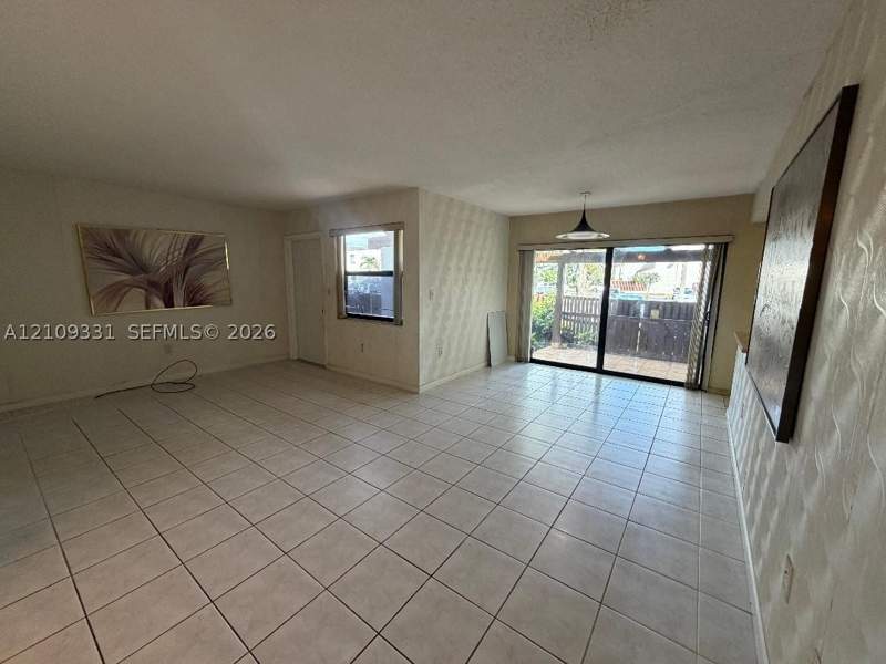 3 bedroom Condominium at 10231 Fontainebleau Blvd 106, Indian Lk Village Phase 1, Miami — photo 3