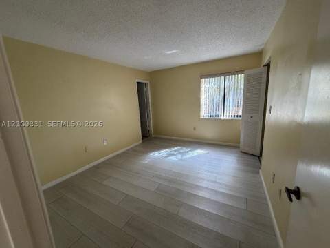 10231 Fontainebleau Blvd 106, Miami FL - photo 6 of 12
