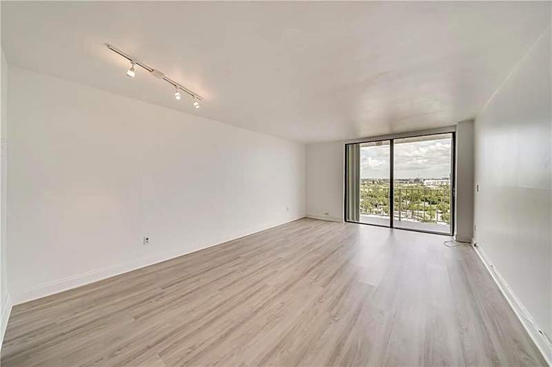 1 bedroom Condominium at 2350 NE 135th Street 1212, Vecino Del Mar, North Miami — photo 2