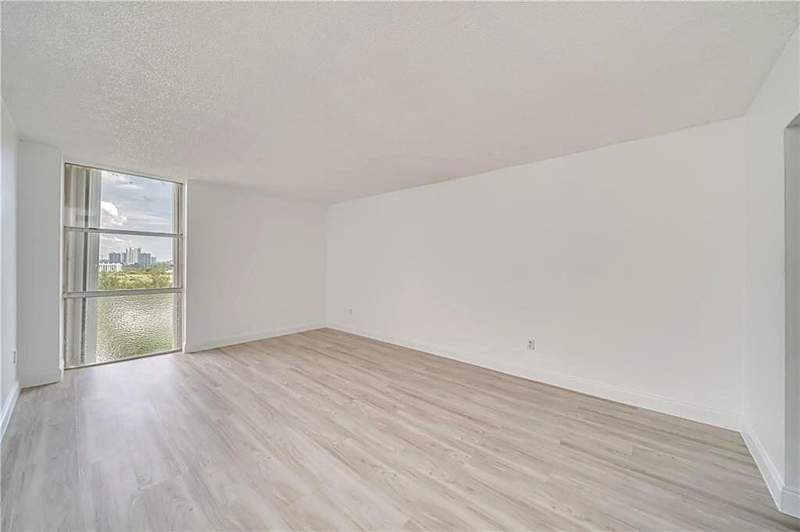 1 bedroom Condominium at 2350 NE 135th Street 1212, Vecino Del Mar, North Miami — photo 3