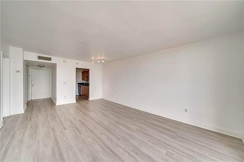 1 bedroom Condominium at 2350 NE 135th Street 1212, Vecino Del Mar, North Miami — photo 5