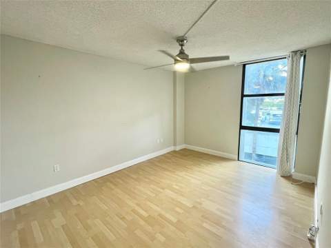 3625 N Country Club Drive 210, Aventura FL - photo 15 of 38