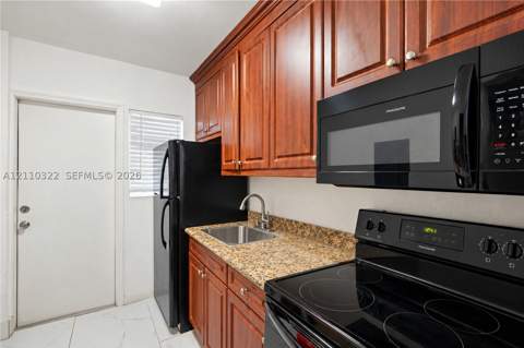 1241 14th St 5, Miami Beach FL - photo 6 of 31