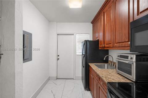 1241 14th St 5, Miami Beach FL - photo 7 of 31