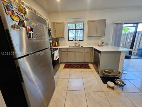 465 NE 12th St, Florida City FL - photo 12 of 36