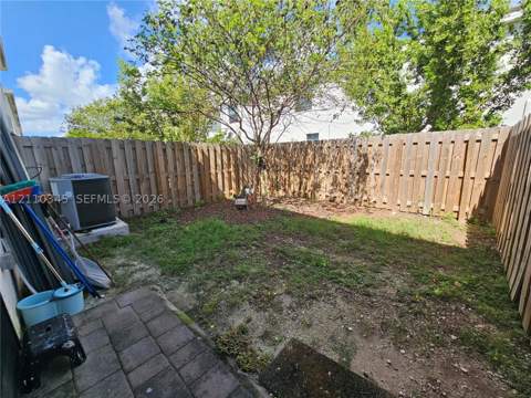 465 NE 12th St, Florida City FL - photo 15 of 36
