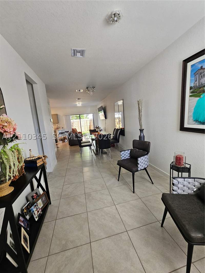 4 bedroom Townhouse at 465 NE 12th St, Miami Land And Developmen, Florida City — photo 3