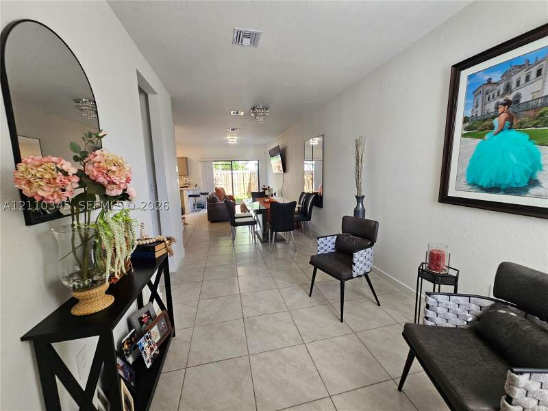 4 bedroom Townhouse at 465 NE 12th St, Miami Land And Developmen, Florida City — photo 4