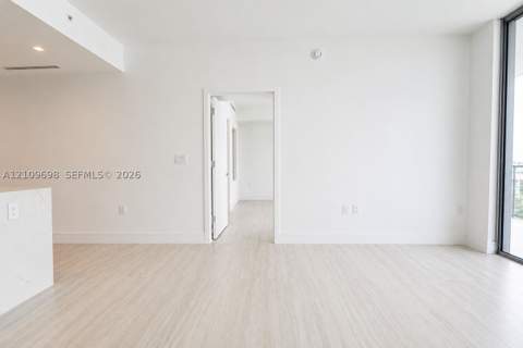 2411 Laguna Circle 810, North Miami FL - photo 20 of 82