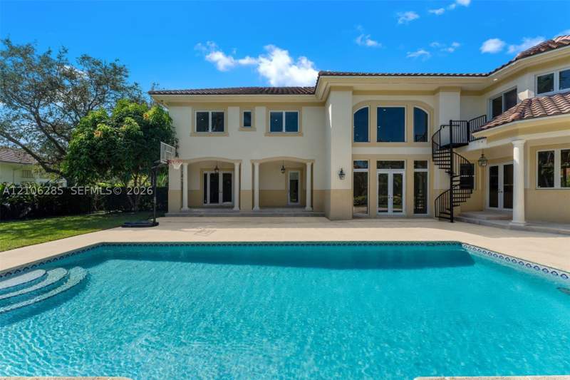 7 bedroom SingleFamilyResidence at 673 Destacada Cir, Cutler Oaks Estates, Coral Gables — photo 2