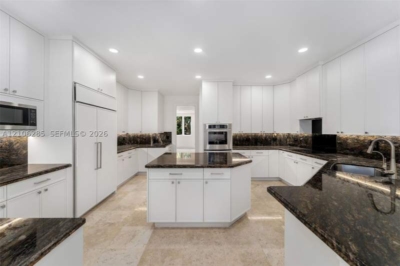 7 bedroom SingleFamilyResidence at 673 Destacada Cir, Cutler Oaks Estates, Coral Gables — photo 5