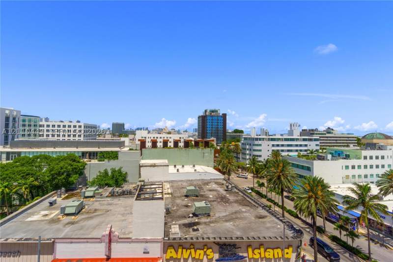 2 bedroom Condominium at 100 Lincoln Rd 811, The Decoplage Condo, Miami Beach — photo 4