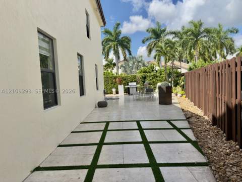 8880 NW 115th Ct, Doral FL - photo 15 of 31