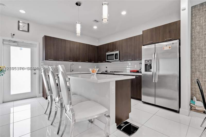 4 bedroom Condominium at 4745 NW 84th Ct 19, Urbana At The Residences, Doral — photo 4