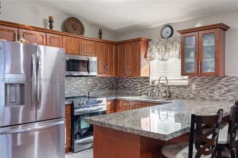 9182 NW 112th Ter, Hialeah Gardens FL - photo 17 of 46