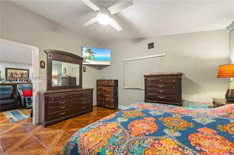 9182 NW 112th Ter, Hialeah Gardens FL - photo 22 of 46