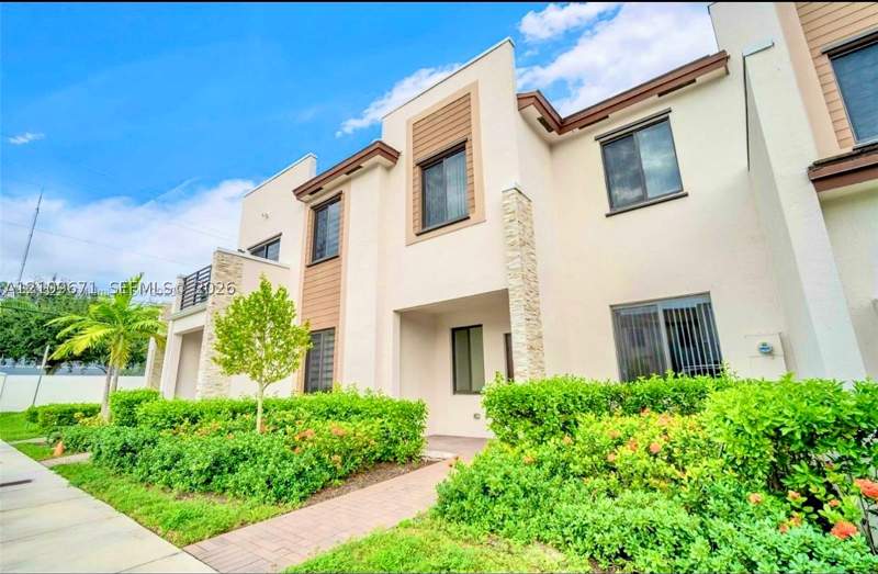 3 bedroom Townhouse at 21443 NE 2nd Path, Via Ventura Neighborhood, Miami — photo 2