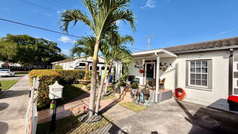 2 bedroom SingleFamilyResidence at 1971 NW 36th Ave, Grapeland Heights Sec 2, Miami — photo 2