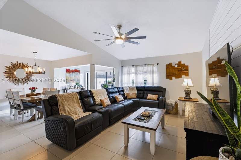 2 bedroom Townhouse at 9123 SW 117th Ct, Shadywood Villas, Miami — photo 3