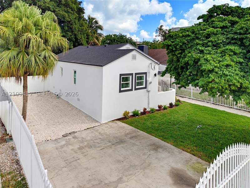 3 bedroom SingleFamilyResidence at 4133 NW 22nd Ct, Monnah Park, Miami — photo 4